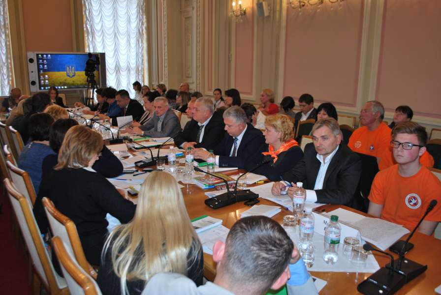 Комітет з питань сім'ї, молодіжної політики, спорту та туризму провів слухання, присвячені проблемам безпеки дітей Комітет з питань сім'ї, молодіжної політики, спорту та туризму провів слухання, присвячені проблемам безпеки дітей