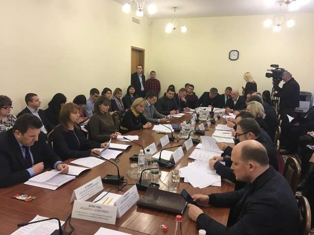 Голова Комітет з питань соціальної політики, зайнятості та пенсійного забезпечення Людмила Денісова: «Маємо подбати про заробітчан, які потрапили в біду за кордоном» Голова Комітет з питань соціальної політики, зайнятості та пенсійного забезпечення Людмила Денісова: «Маємо подбати про заробітчан, які потрапили в біду за кордоном»