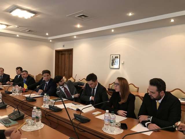 Члени Комітету у закордонних справах провели зустріч делегацією парламенту Румунії Члени Комітету у закордонних справах провели зустріч делегацією парламенту Румунії