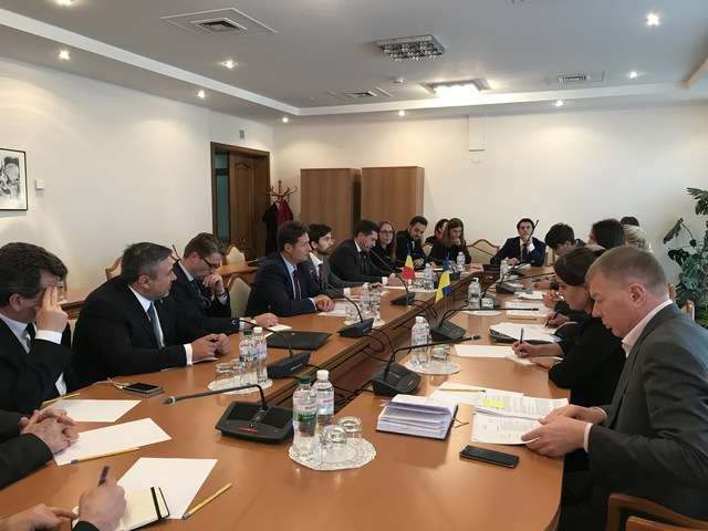 Члени Комітету у закордонних справах провели зустріч делегацією парламенту Румунії Члени Комітету у закордонних справах провели зустріч делегацією парламенту Румунії