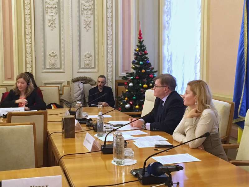 Комітет провів круглий стіл з питань дотримання гарантій прав людини відповідно до міжнародних стандартів (відео) Комітет провів круглий стіл з питань дотримання гарантій прав людини відповідно до міжнародних стандартів (відео)